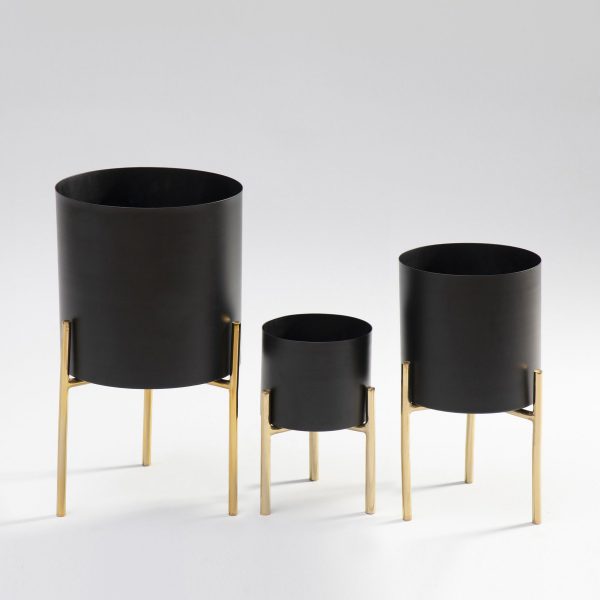black planter stand s/3